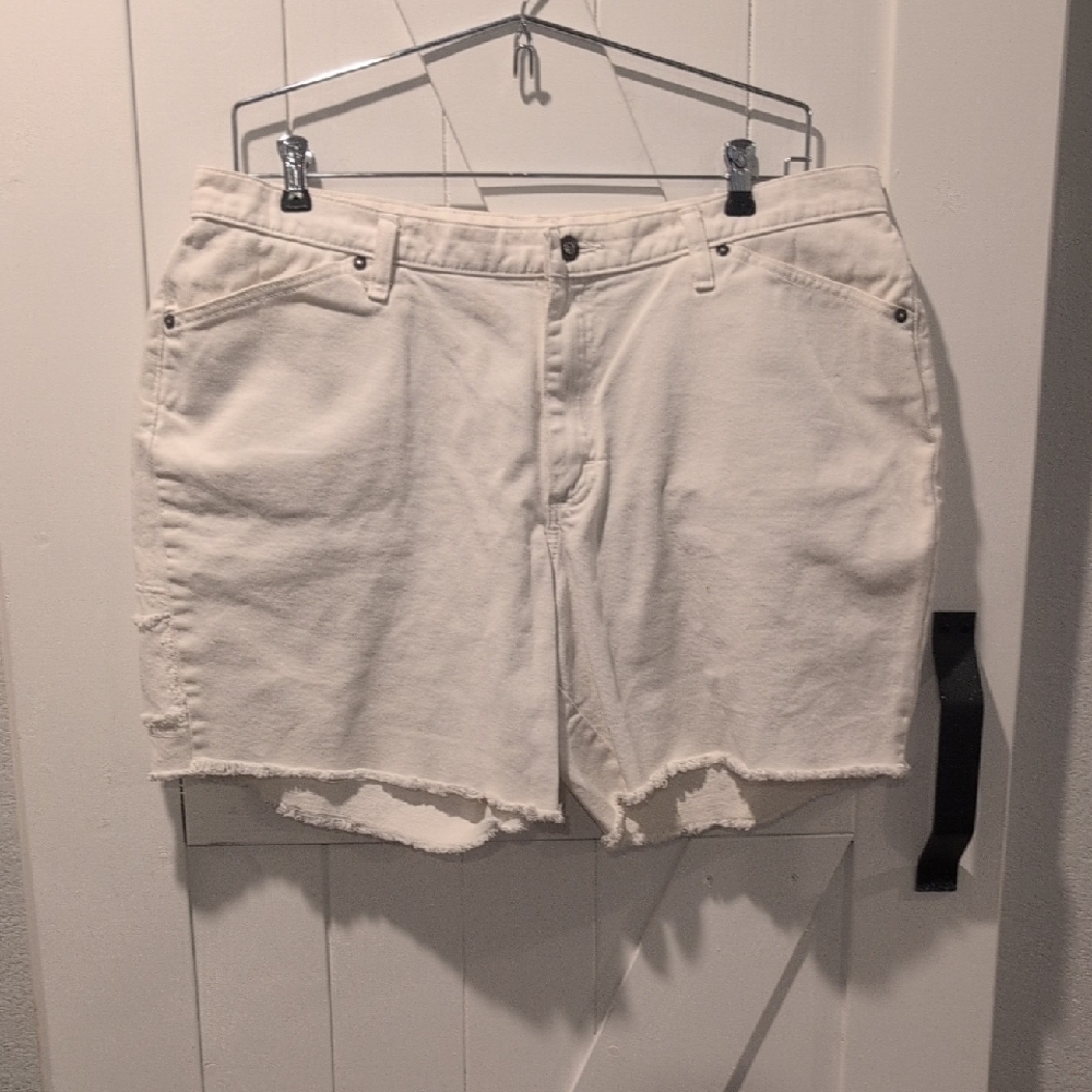 Riders by Lee Stylish White Shorts with Frayed Hem and Relaxed Fit Size 18